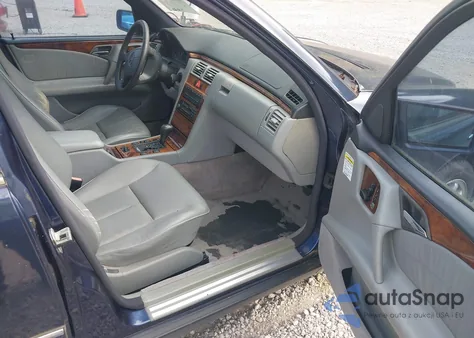 1998 Mercedes-Benz E 320 из США, поврежденный, VIN WDBJF65FXWA642827